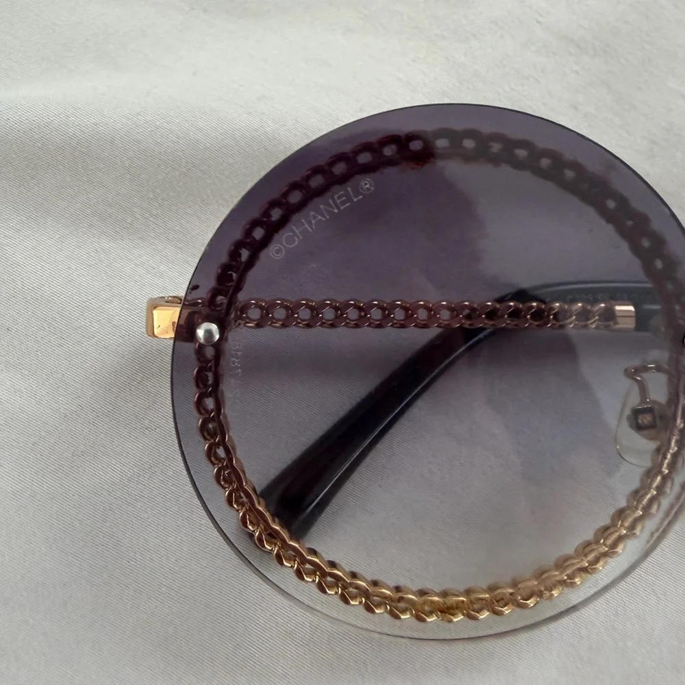 CHANEL chain rimless